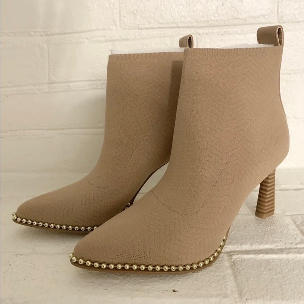 BCBGeneration Beya Ankle Boots Shoes  Tan Leather Studs Point Toe Size 5 New NWT